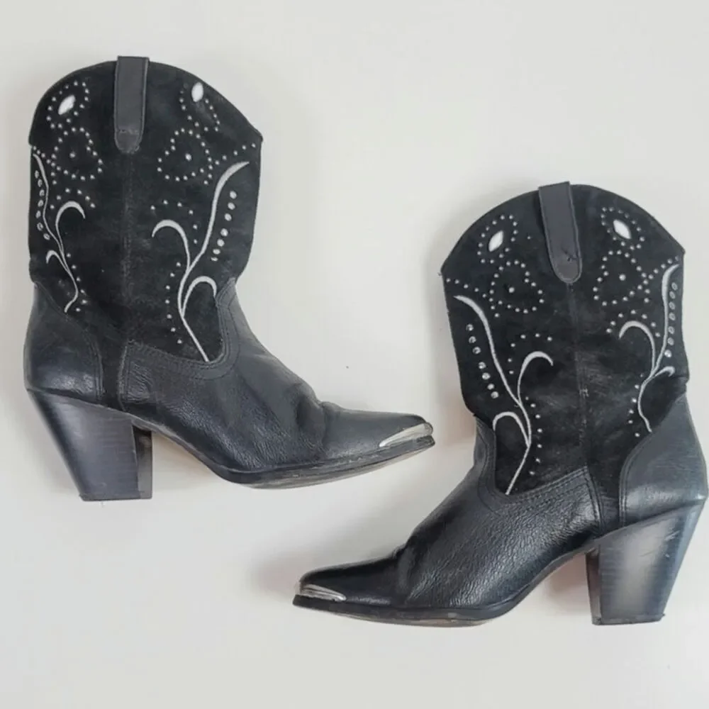Dingo Ava Studded Western Heeled Boots in Black Suede, sz 10